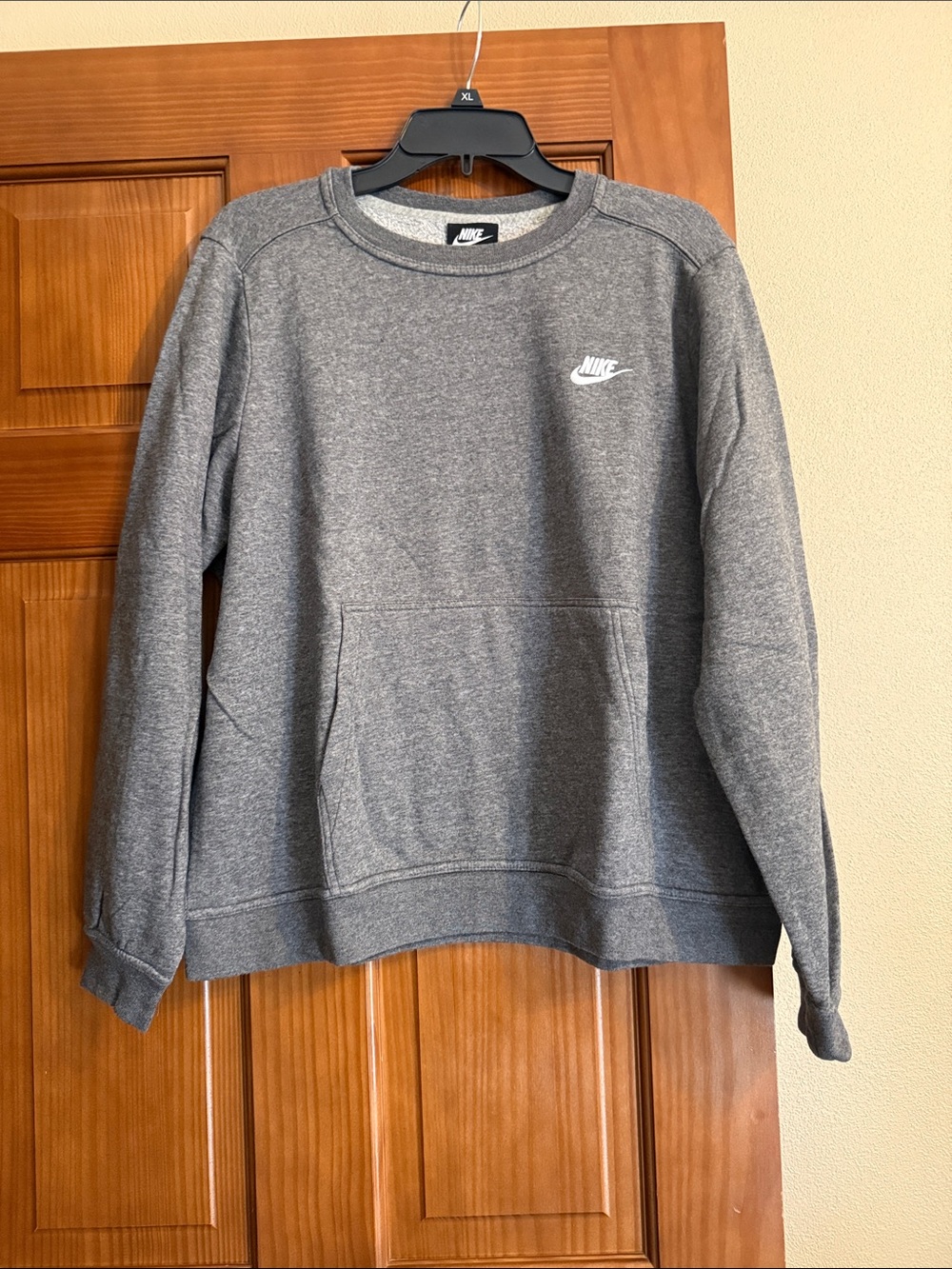 Nike Gray women’s Crewneck Sweatshirt with Chest Swoosh. Size XL.